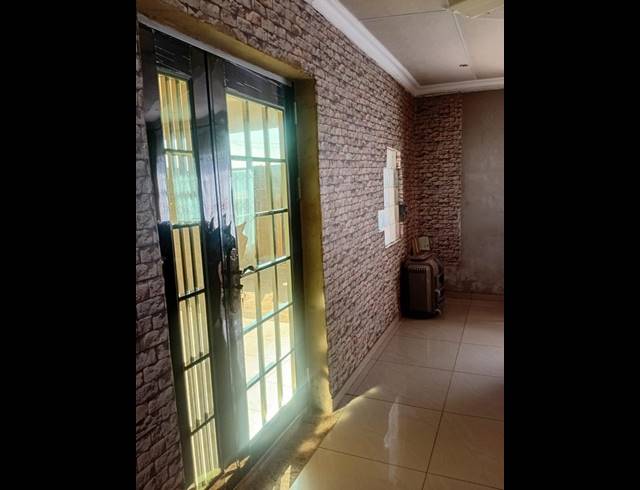 4 BEDROOM HOUSE FOR SALE IN GELUKSDAL